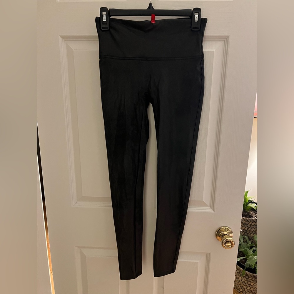 Spanx faux leather leggings women's size‎ and Medium Like New